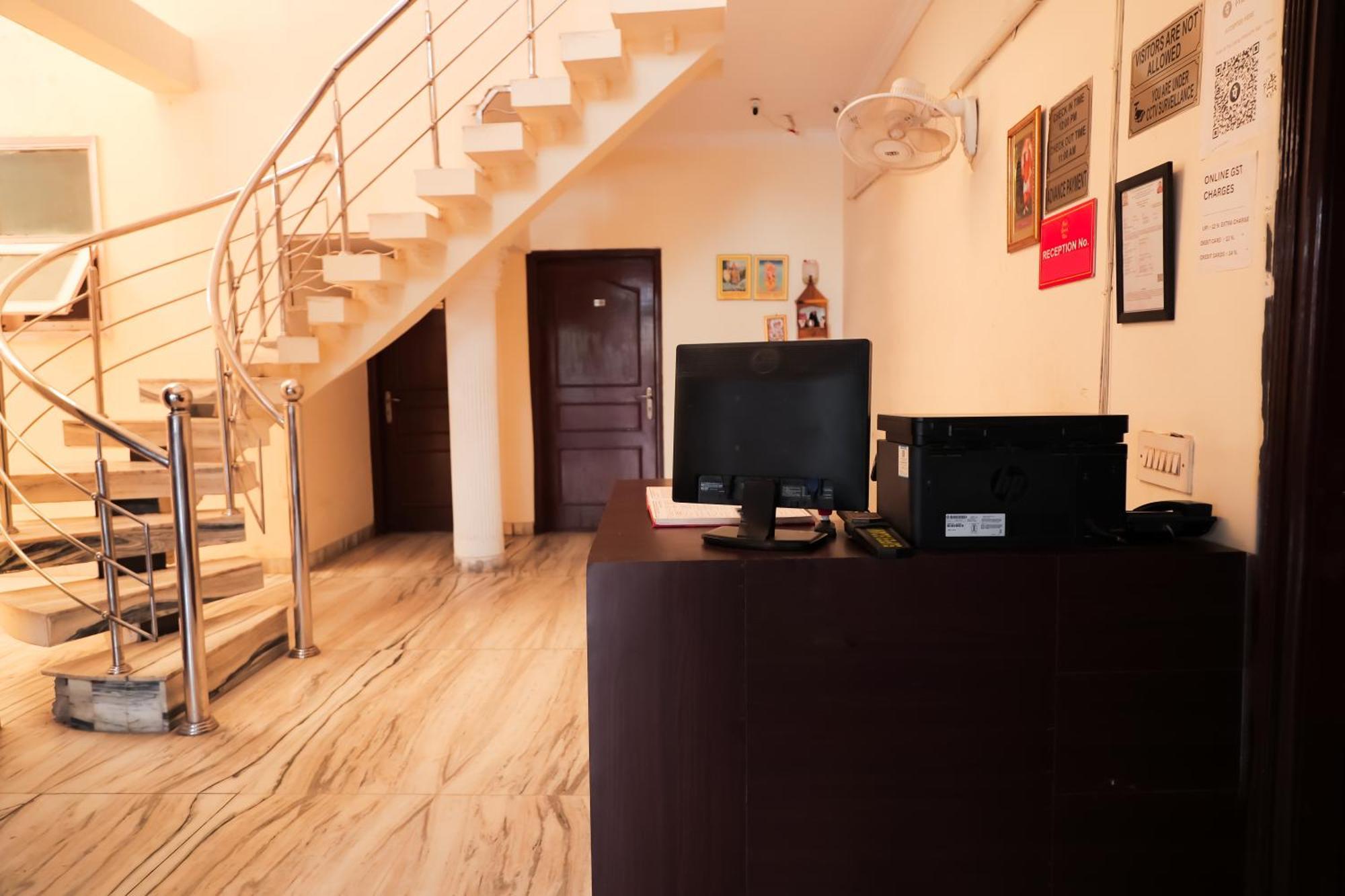 Hotel Green Villa - Near Anand Vihar Station New Delhi Exteriör bild